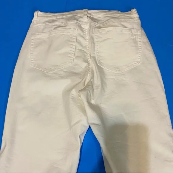 40. DG2 By Diane Gilman Stylish White Pants - Picture 9 of 9